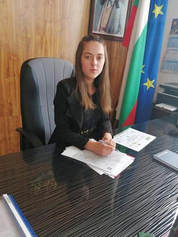 Емине Зюлкяр